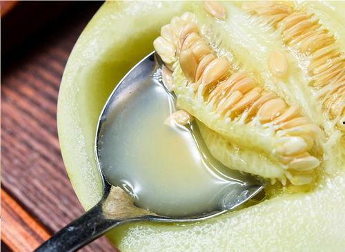 贵妃靠吃瓜,宫廷中的瓜香四溢