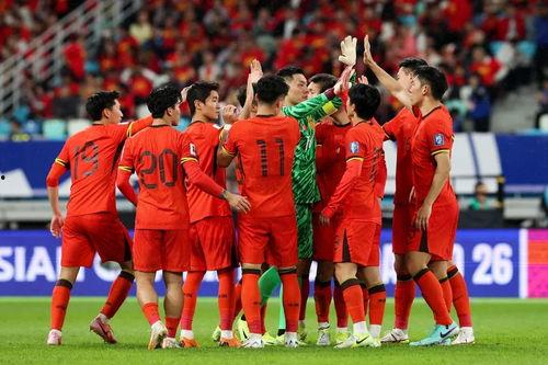 带你吃瓜讲男足,揭秘男足背后的故事与争议