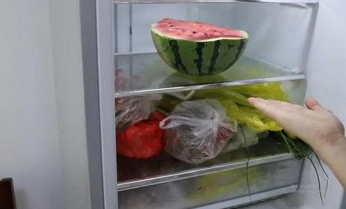 吃冰箱里小瓜,揭秘夏日清新美食之旅