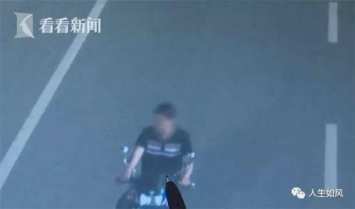 吃瓜盟主被认出,网络红人变现实版“明星”