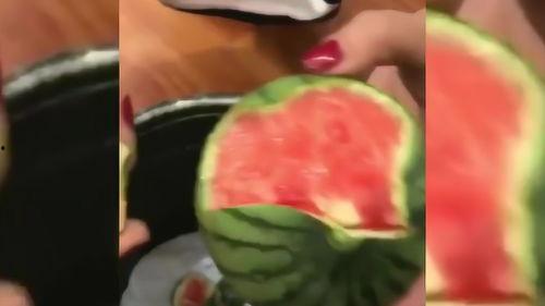 吃捧瓜去皮吗视频